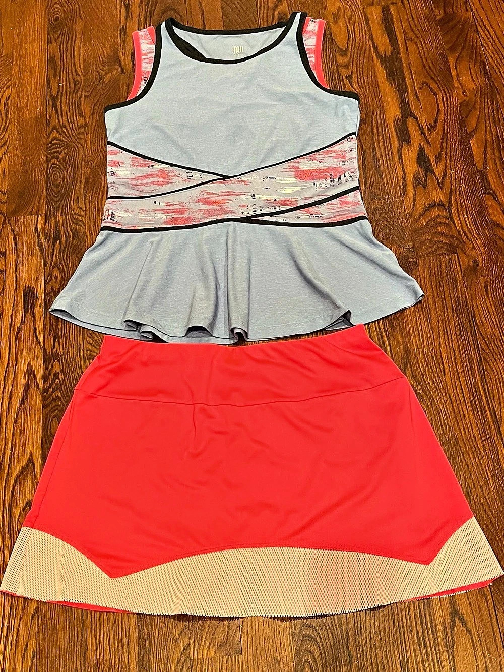 Tail Women's Abstract Athletic Skirt Set Red & blue. Size S